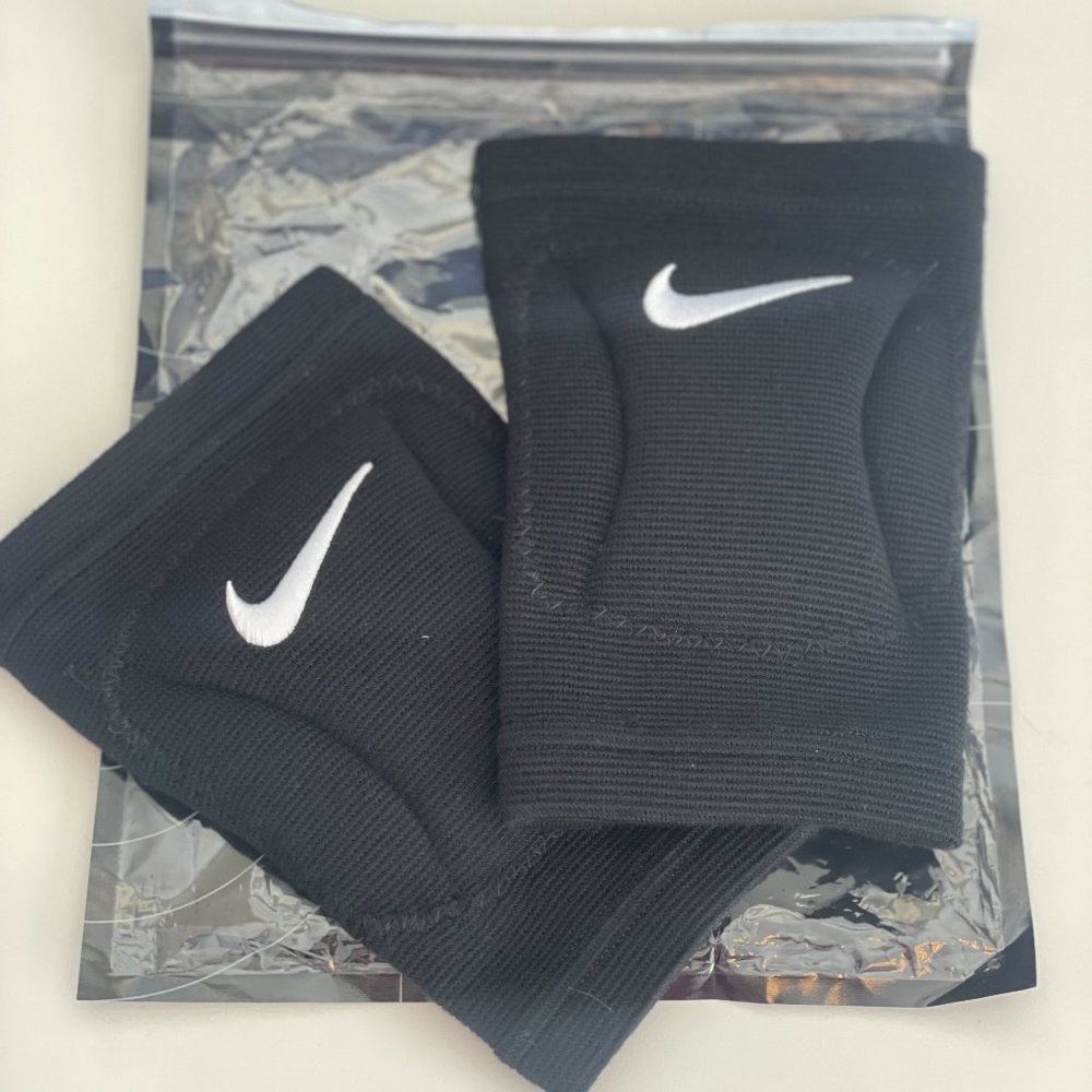 COPY - COPY - Nike Streak Dri-Fit Volleyball Knee Pads (Black, X-SMALL/SMALL)